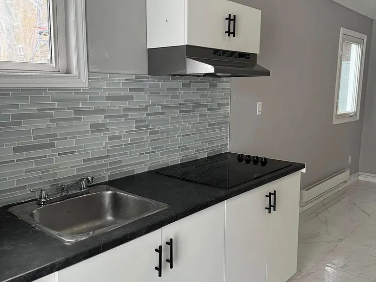 477 Melvin Ave — Photo 3