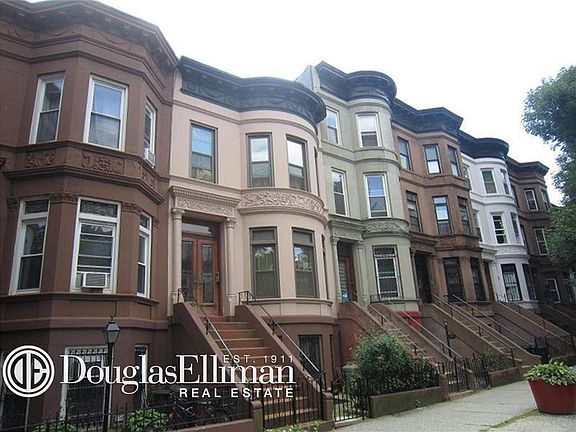 4th image of 853 Lincoln Pl APT 3