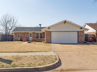 713 Lonnie Ln, Moore, OK 73170