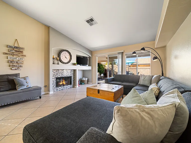 79150 Desert Stream Dr — Photo 3
