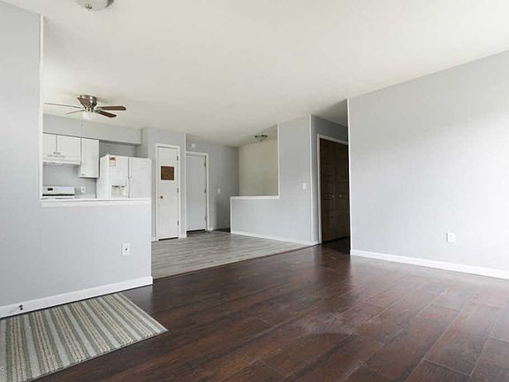 3rd image of 221 58th St SE