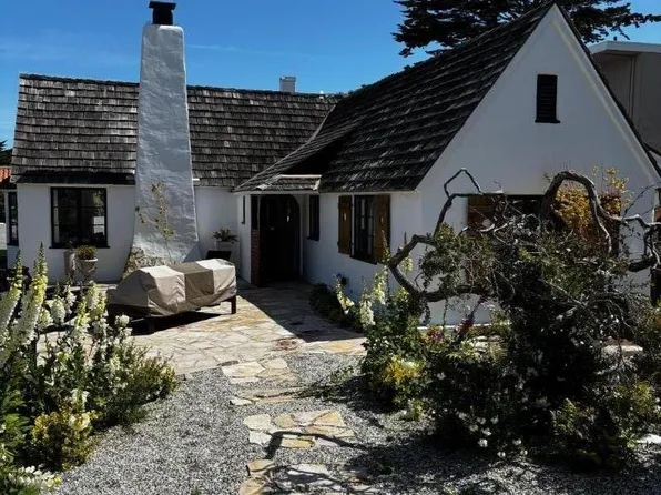 115 1st St, Pacific Grove, CA 93950