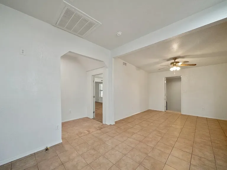 322 Matthews Ave #A — Photo 5