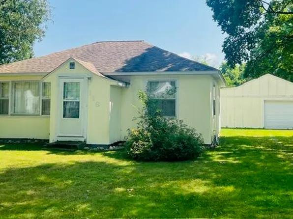 116 W Woodrow St, Fremont, MI 49412