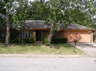 7404 Pinehurst Dr W, Fort Worth, TX 76134