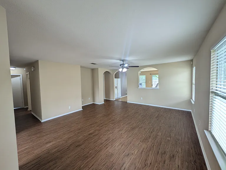 133 Carolyns Way — Photo 2