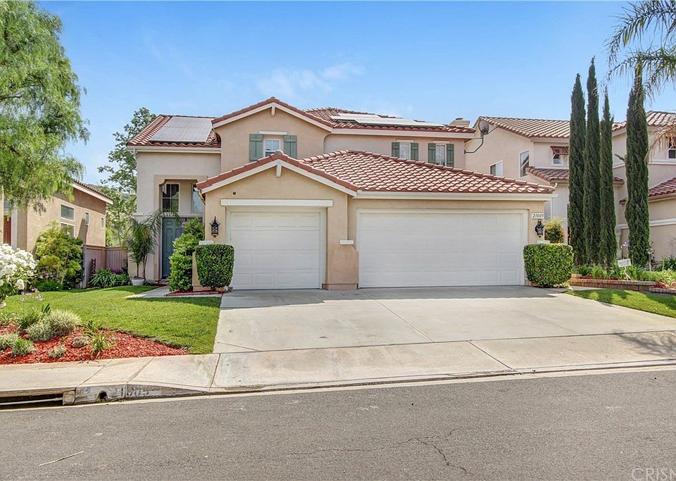 1st image of 21005 Oakleaf Canyon Dr