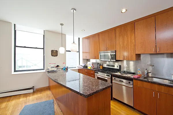 Rented by R New York | media 14