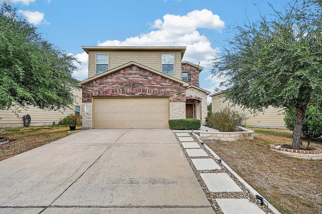 3 bed, 2.5 bath, 1652 sqft, $2,095 — Photo 2
