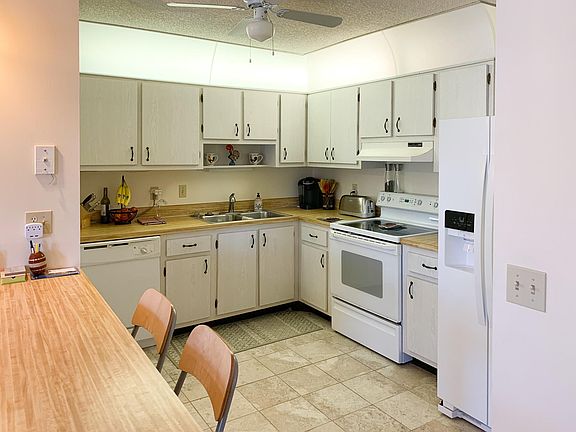 4th image of 3487 La Palmas Ct APT D-2