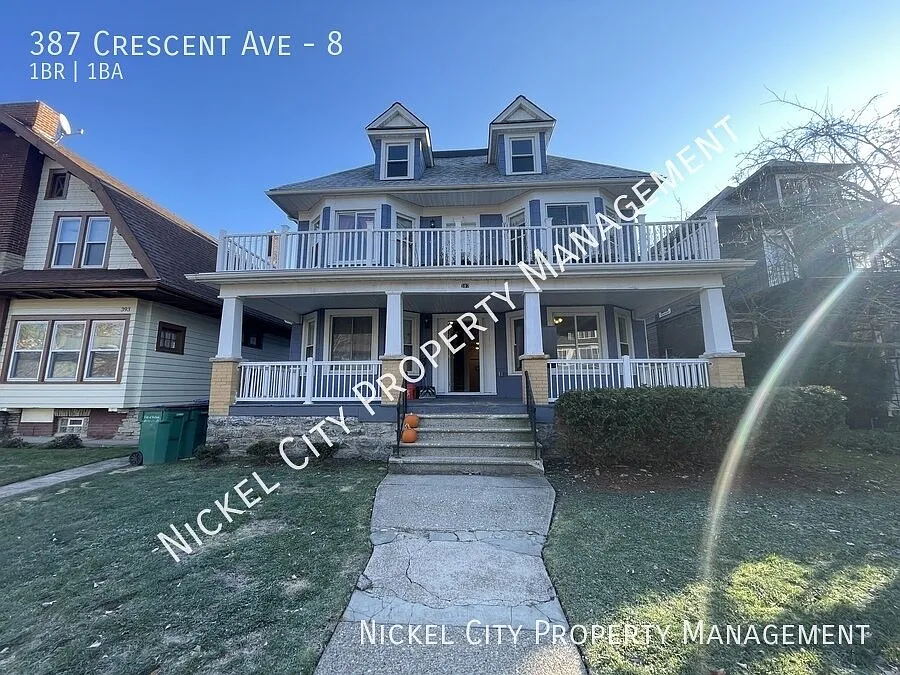 387 Crescent Ave #8