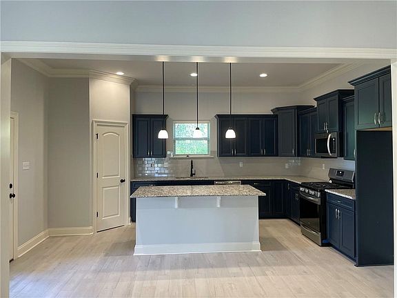 4th image of 277 Hidden Cypress Dr