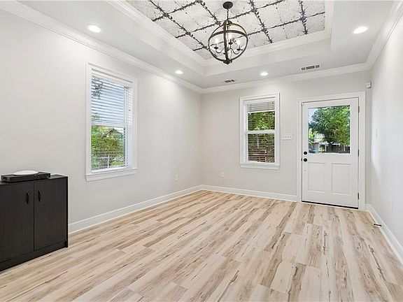 4th image of 145 Grove St