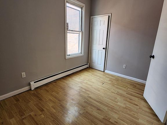 5th image of 354 S 11th St Floor 2