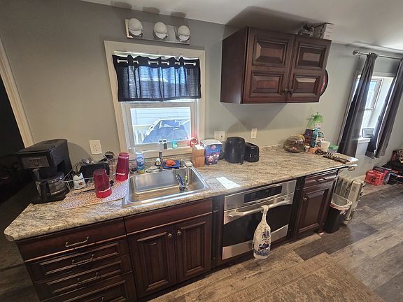 5th image of 1338 Lake Ave