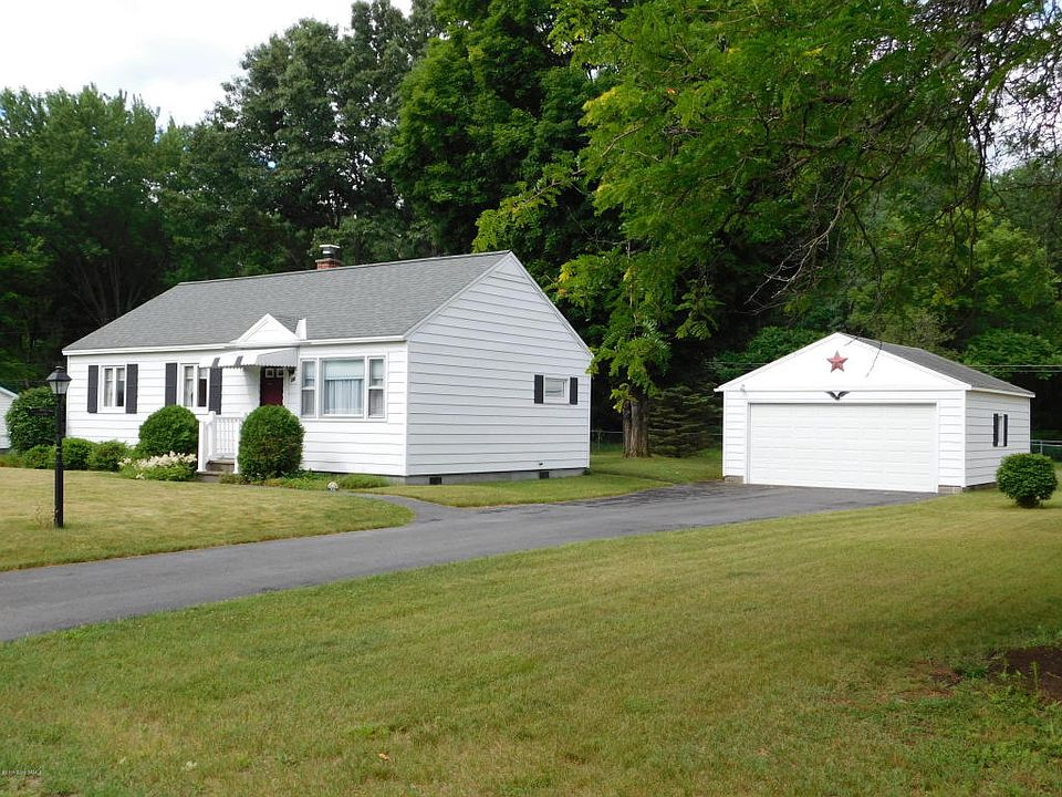1st image of 28 Hudson Dr