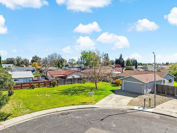 3rd image of 154 Brockton Court