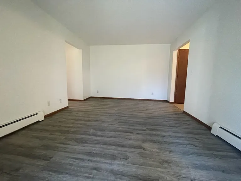 Dakotah Apartments - Bldg 11644 — Photo 4