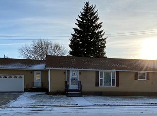 118 3rd St, Cando, ND 58324