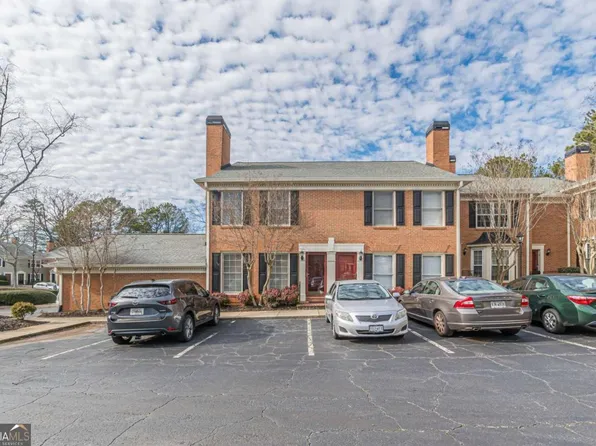 35 Mount Vernon Cir, Sandy Springs, GA 30338