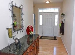345 Stobhill Ln, Holly Springs, NC 27540