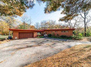 2401 Alta Vista Dr, Waukegan, IL 60087