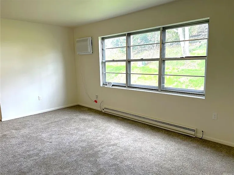 401 Colonial Dr #6 — Photo 9