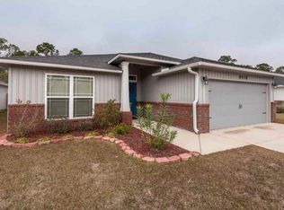 8418 Island Dr, Navarre, FL 32566