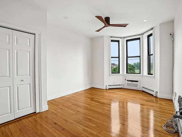 82 Manhattan Ave #6 — Photo 5