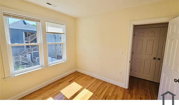 49 Woodcliff St #3 — Photo 6