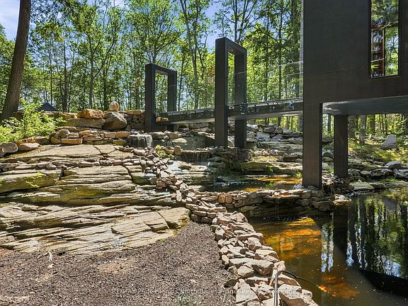 2nd image of 1433 Buckslide Rd
