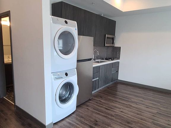 2nd image of 7036 La Tijera Blvd #1B-1Ba-800Sqft