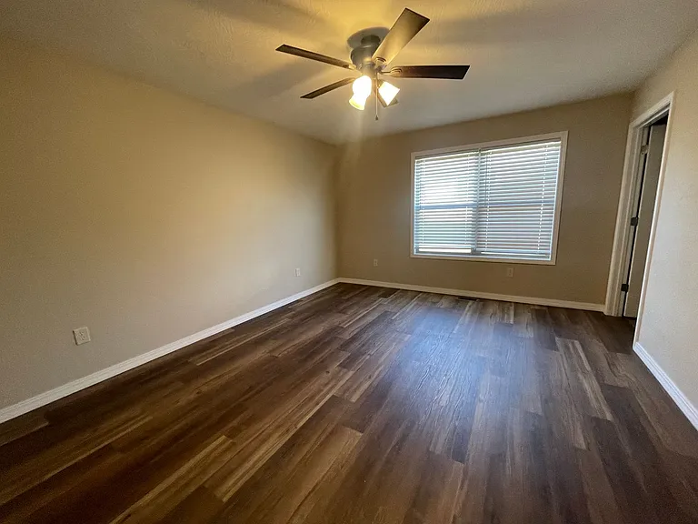 4 C St #B — Photo 8