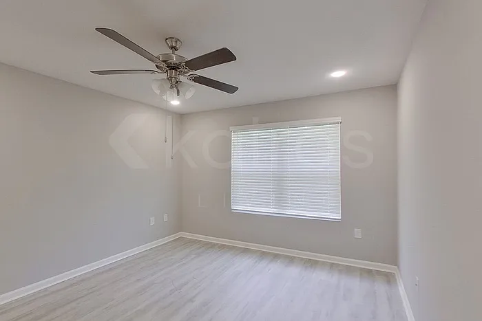 305 Monarch Ln — Photo 15