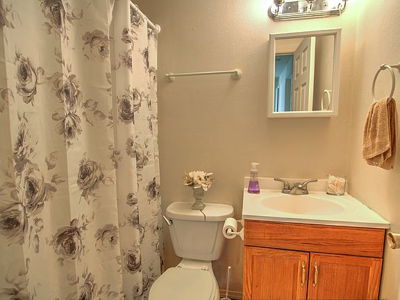 5th image of 3704 To 3708 S Gunnison St