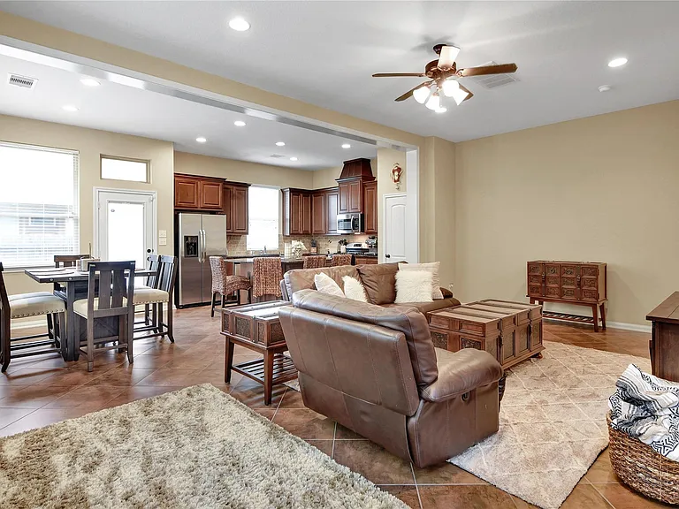 21 Cheswood Manor Dr — Photo 3