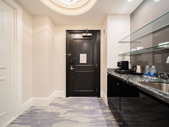 3rd image of 325 Bay St #1905