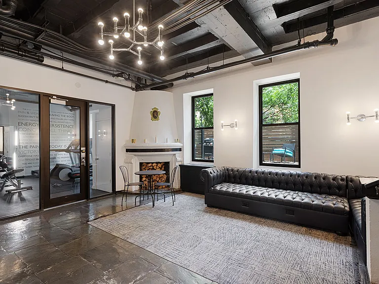 The Winthrop House — Photo 1
