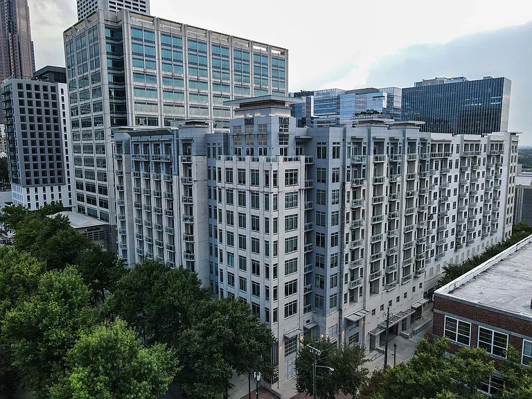Trace Midtown Apartments — Photo 1