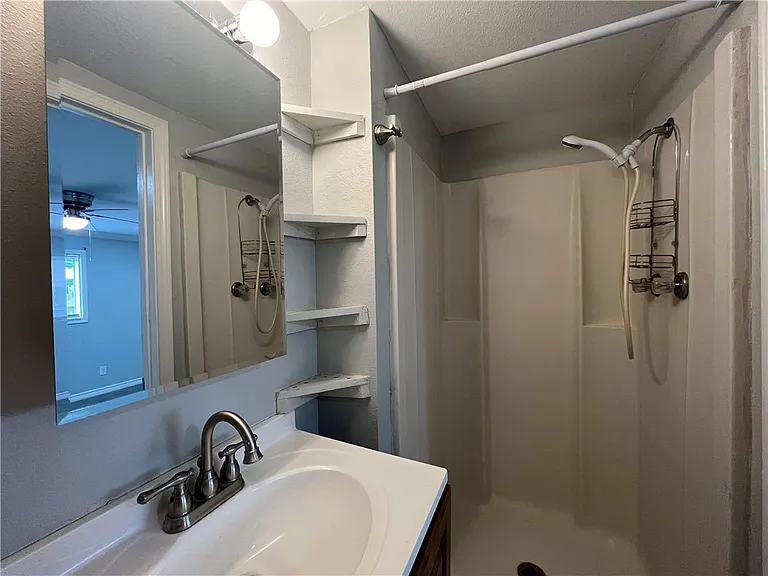 4801 Lansdown Dr — Photo 14
