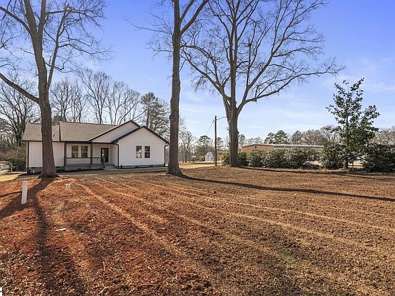 3rd image of 191 Murdock Rd