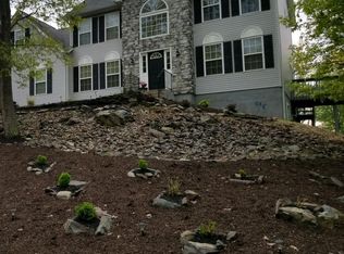 3322 Stonehenge Dr, East Stroudsburg, PA
