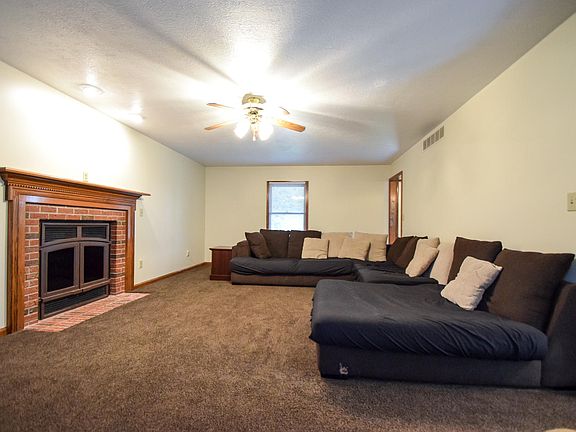 2nd image of 1345 Greenfield Dr