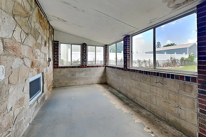 11 Seabright Ave — Photo 15