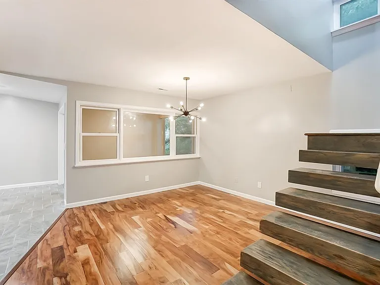114 E Corry St — Photo 10