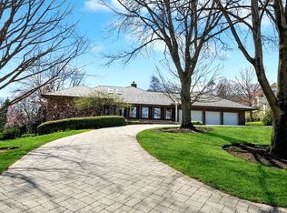 18 Natoma Dr, Oak Brook, IL 60523