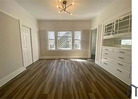 323 E 15th St #325 — Photo 2