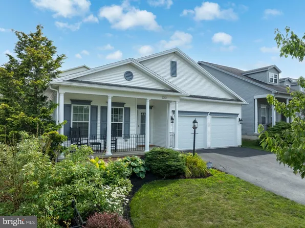 133 Honors Ln, State College, PA 16803