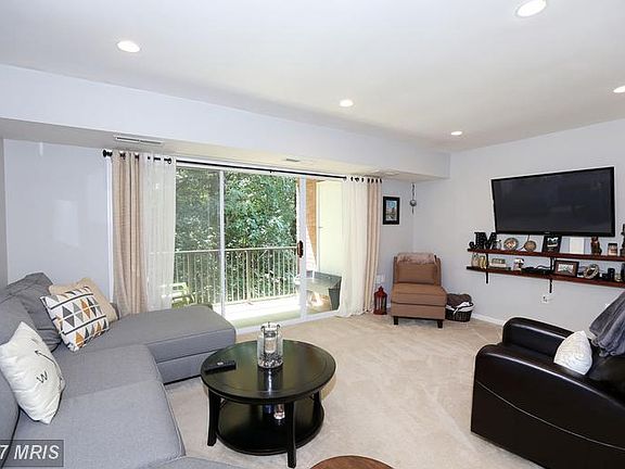 4th image of 876 College Pkwy #30