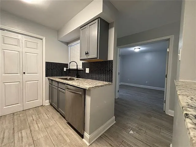 2425 Oxford Pl #114 — Photo 7